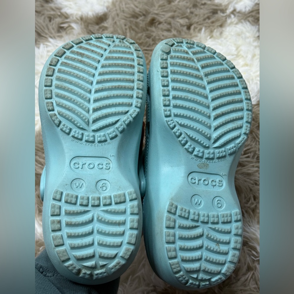 ☀️SUMMER CLEARANCE SALE☀️ Crocs Classic Platform Clog - Light Blue - Picture 4 of 6